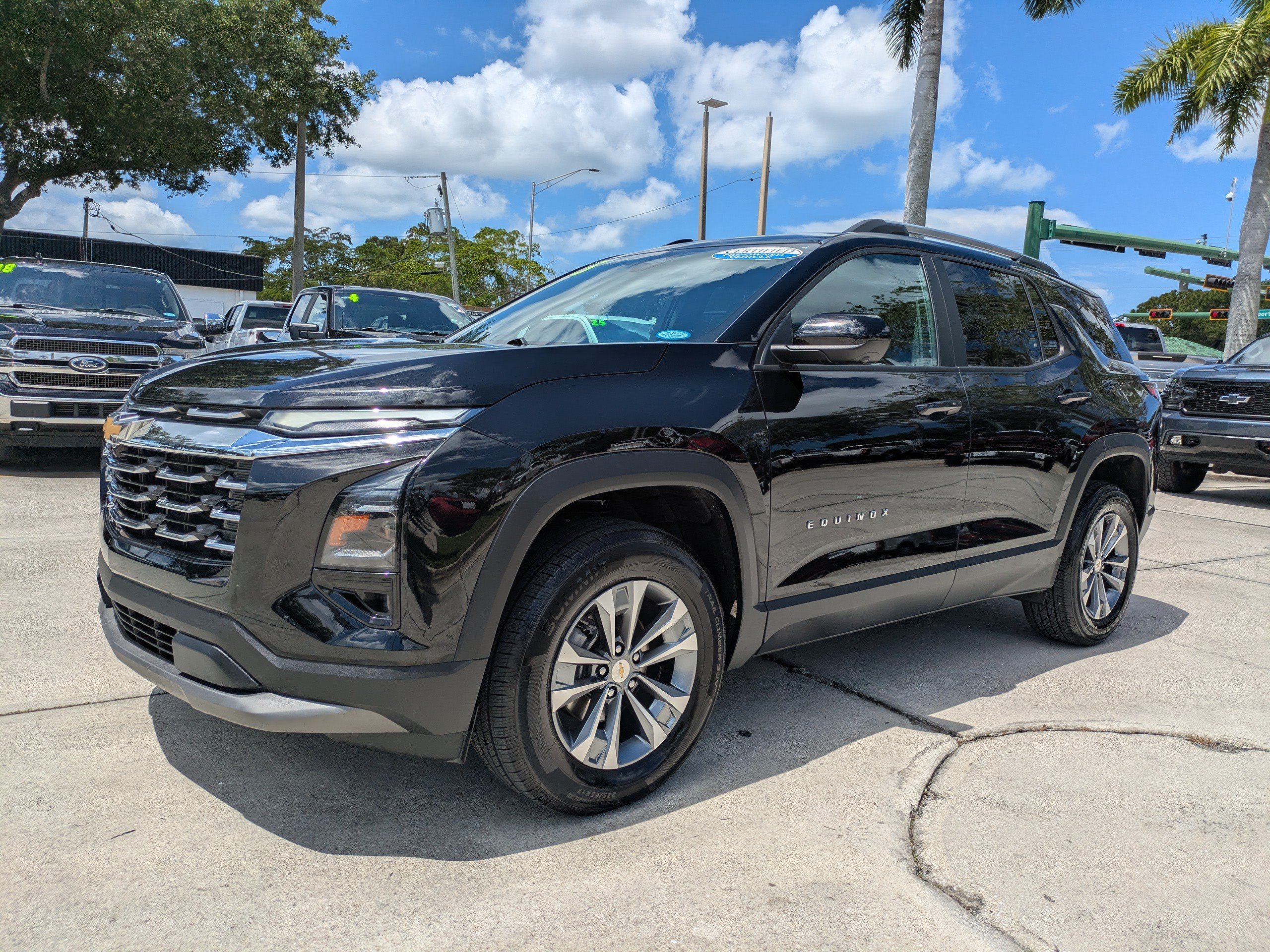 Used 2025 Chevrolet Equinox LT w/ Convenience Package II FWD image 7