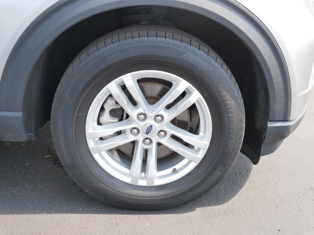 Certified 2023 Ford Explorer XLT w/ Equipment Group 202A AWD/4WD image 6