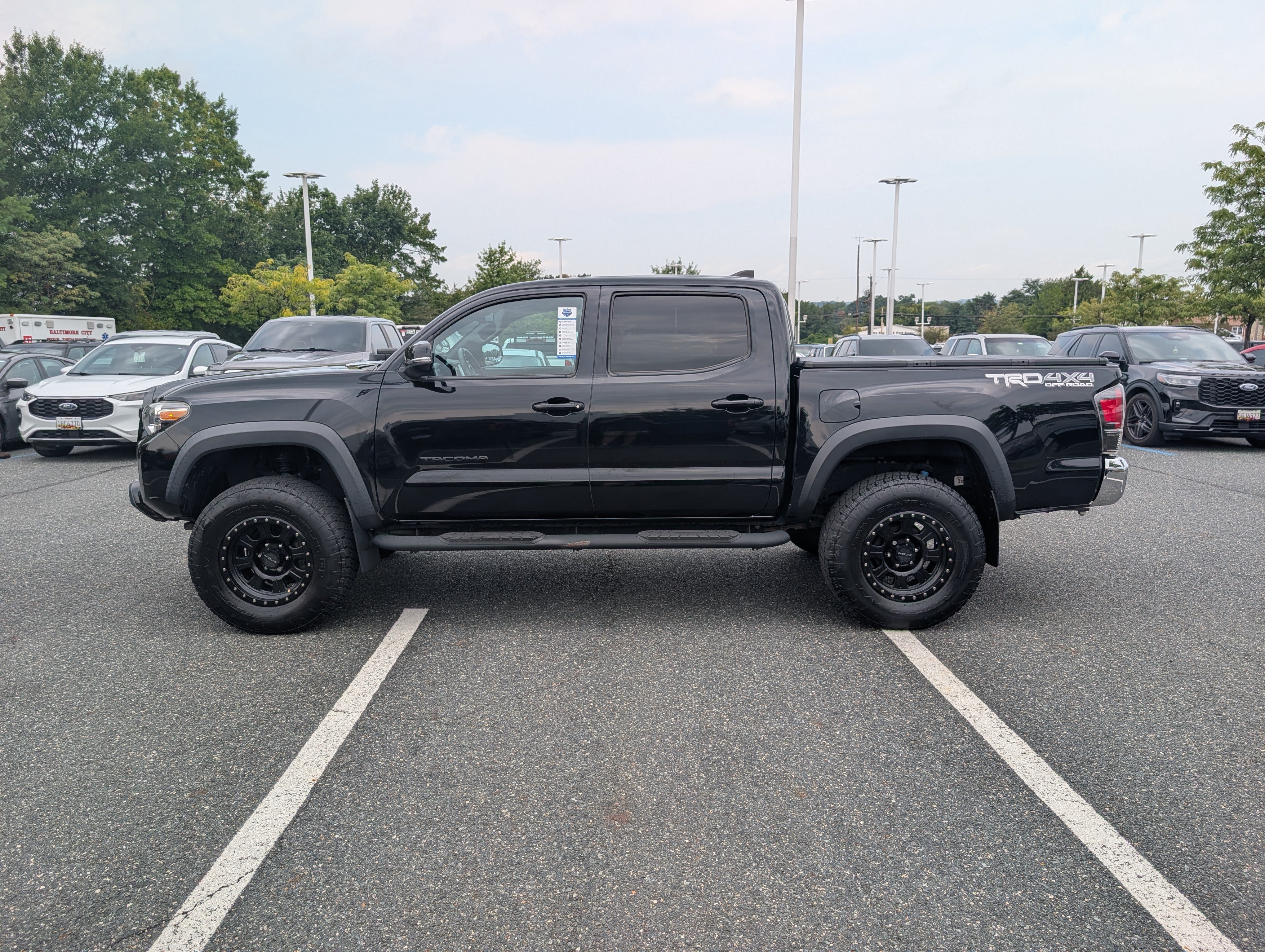 Used 2019 Toyota Tacoma TRD Off-Road AWD/4WD image 6