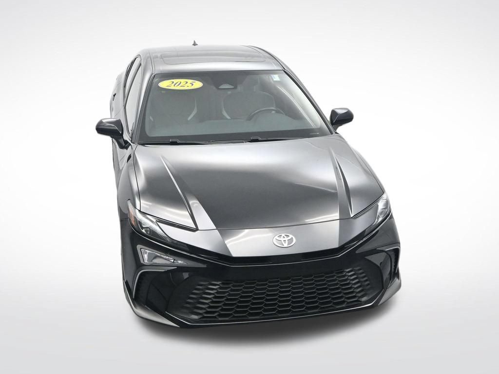 Used 2025 Toyota Camry SE w/ Convenience Package FWD image 25