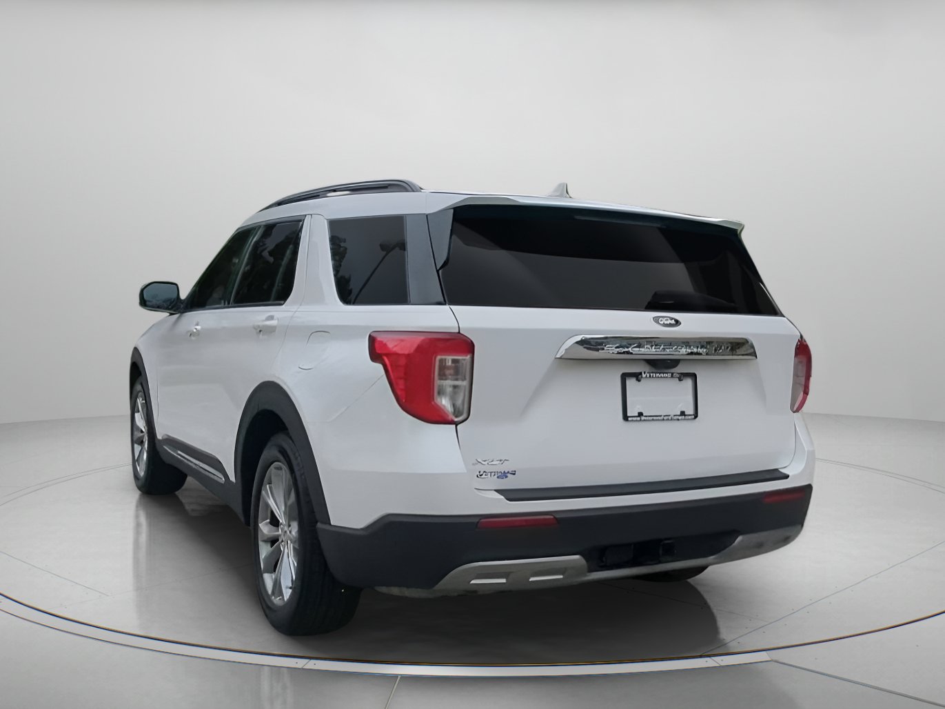 Certified 2023 Ford Explorer XLT w/ Equipment Group 202A RWD image 22