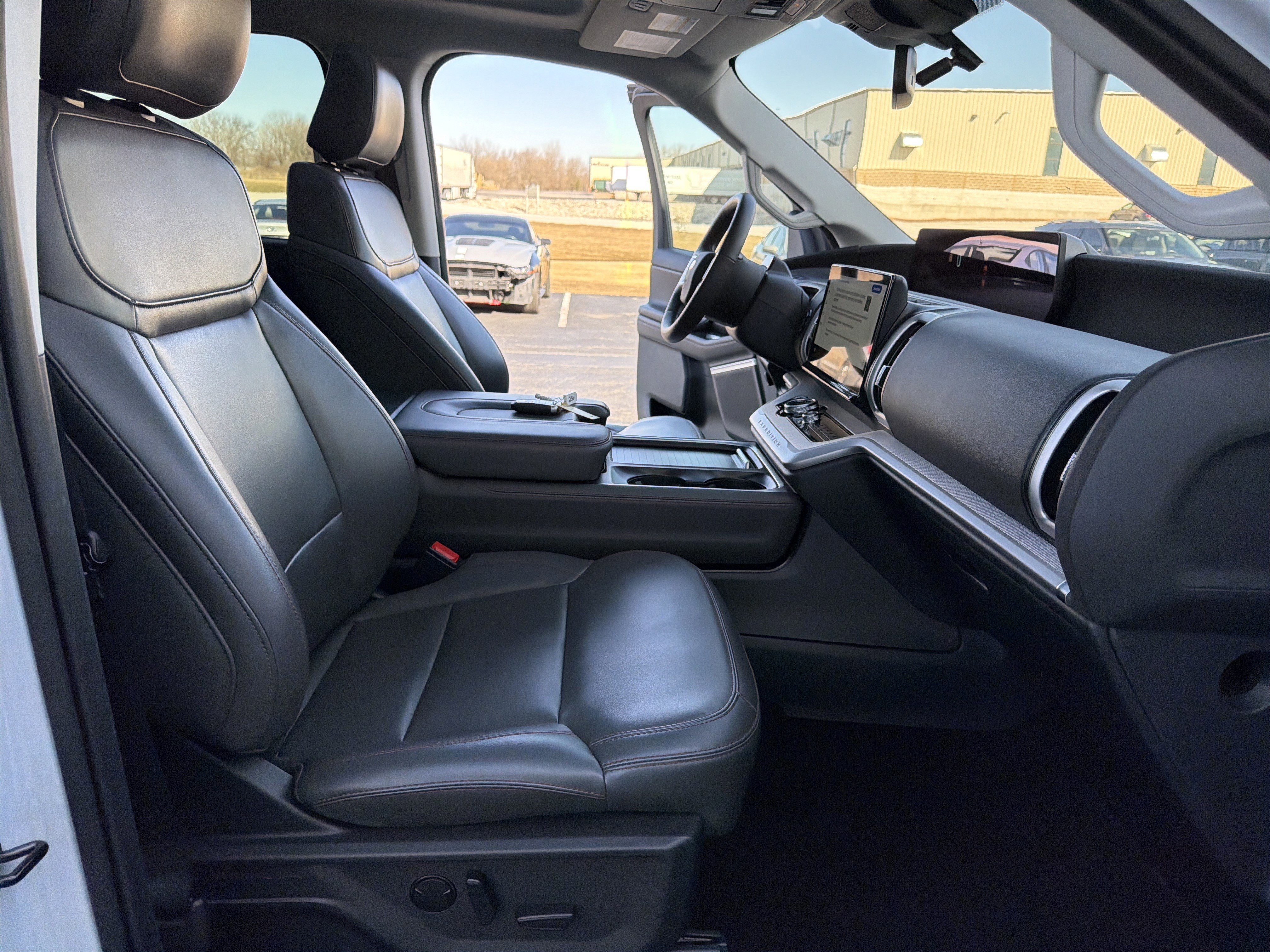 Certified 2025 Ford Expedition Active image 39