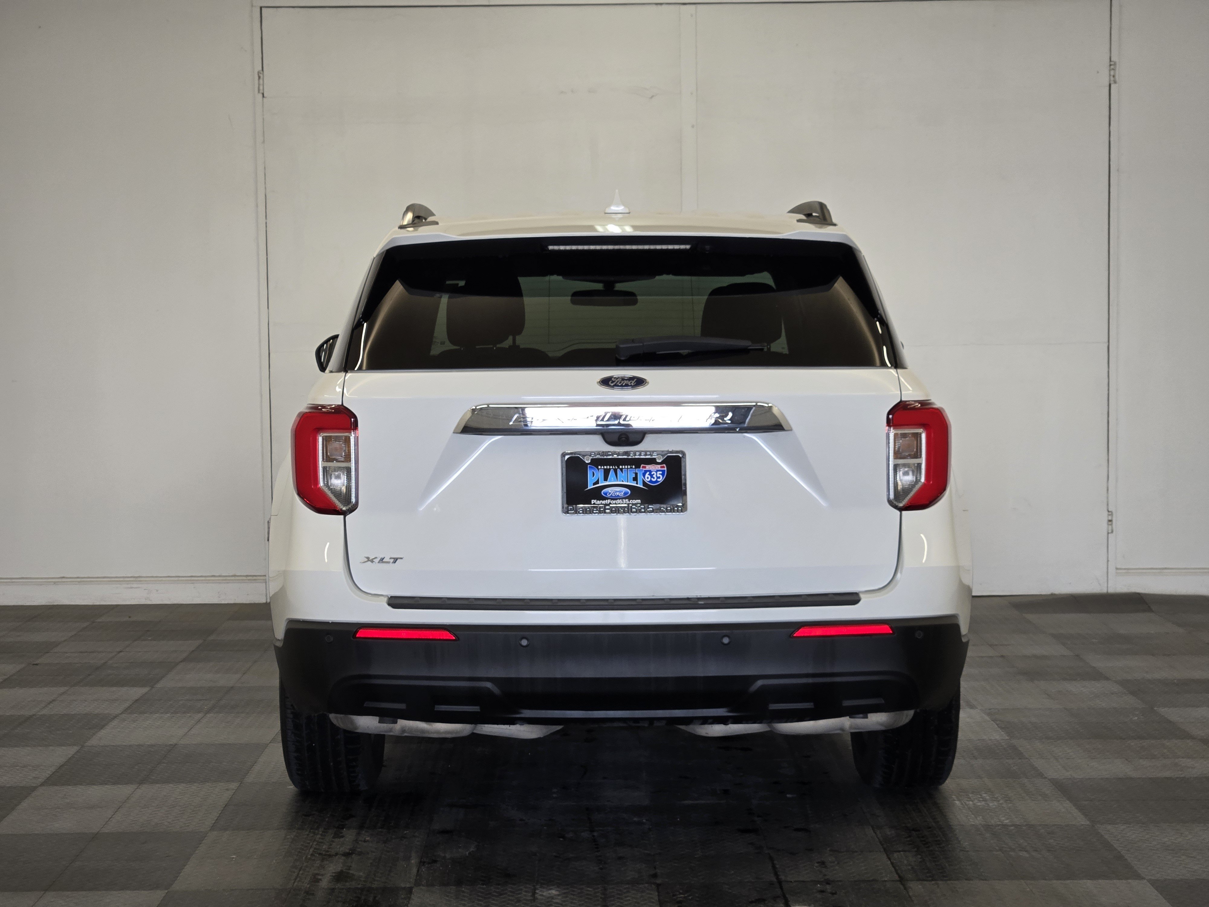 Certified 2023 Ford Explorer XLT RWD image 6
