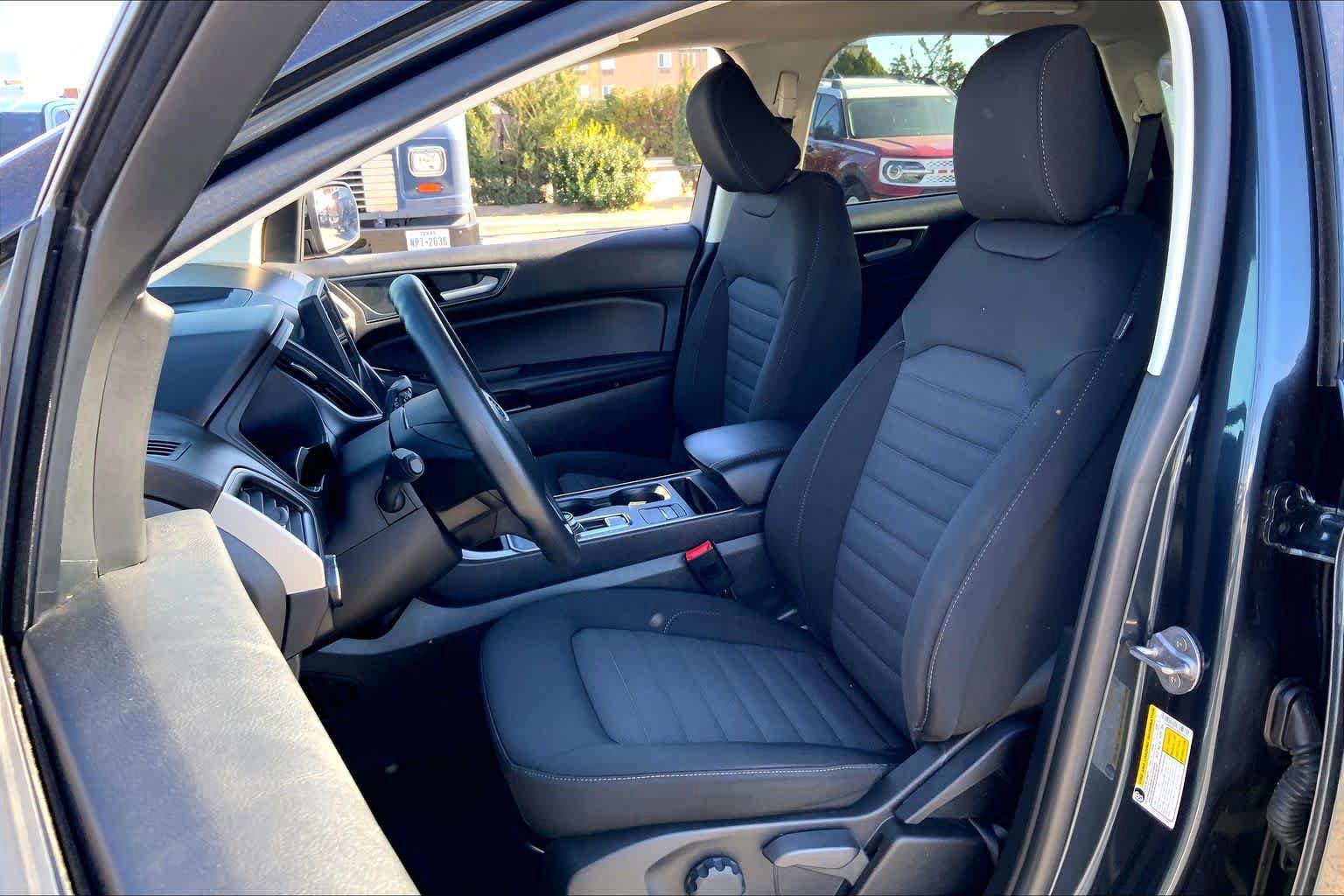 Certified 2024 Ford Edge SE w/ Black Appearance Package AWD/4WD image 10