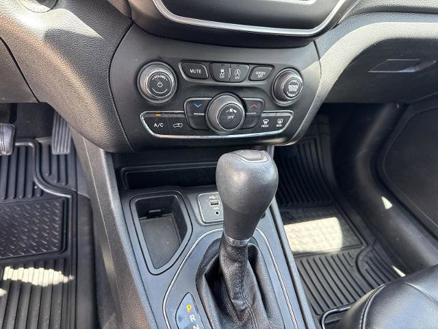 Used 2019 Jeep Cherokee Latitude Plus FWD image 9