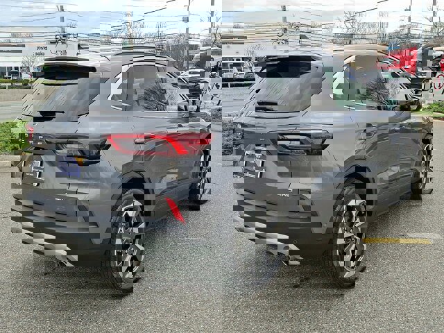 Certified 2023 Ford Escape Platinum w/ Premium Technology Package AWD/4WD image 4