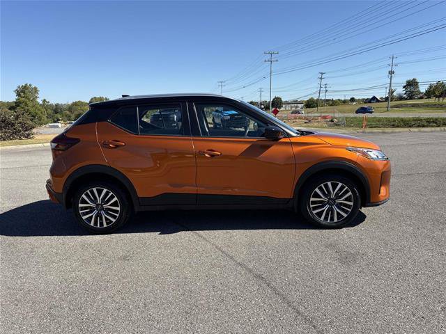 Used 2024 Nissan Kicks SV FWD image 4