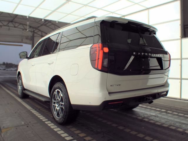 Certified 2025 Ford Expedition Active AWD/4WD image 4