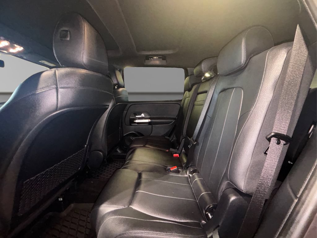 Used 2021 Mercedes-Benz GLB 250 4MATIC image 12