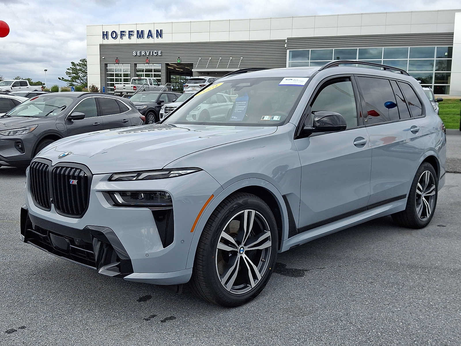 Used 2025 BMW X7 M60i AWD/4WD image 3