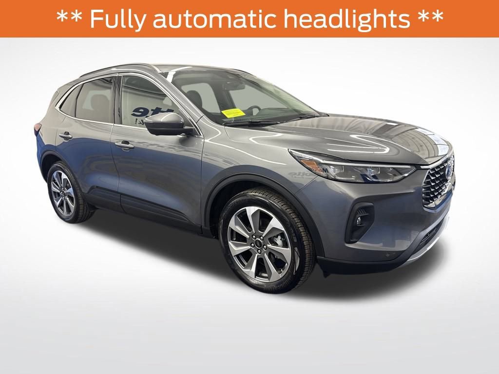 Certified 2025 Ford Escape Platinum w/ Premium Technology Package image 14
