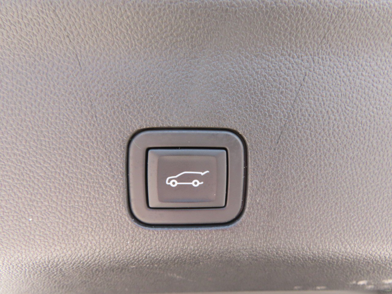 Used 2023 Chevrolet Tahoe LT w/ LT Signature Plus Package RWD image 13