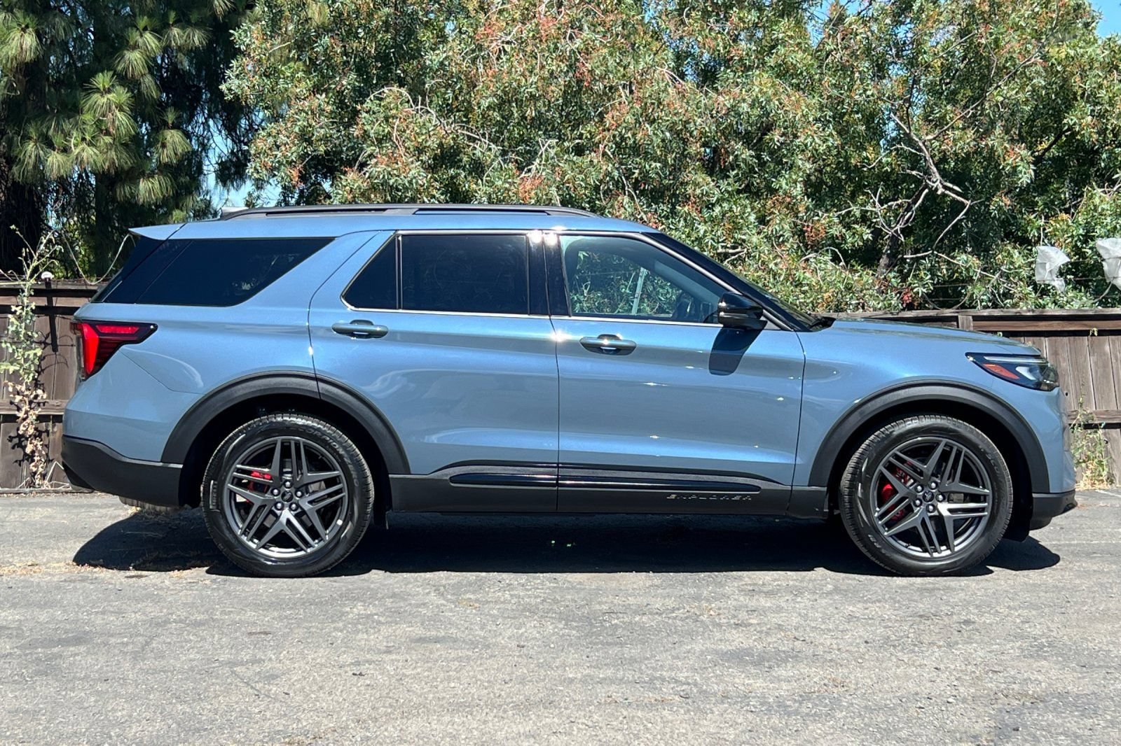 Certified 2025 Ford Explorer ST w/ Sun And Sound Package AWD/4WD image 3