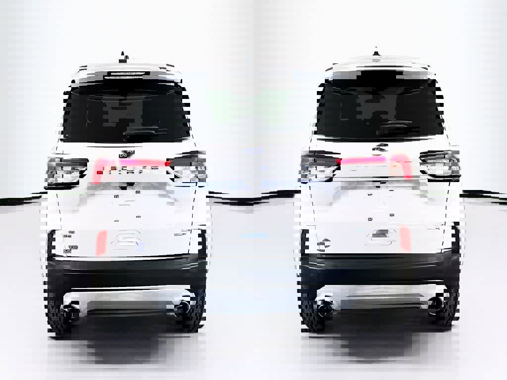 Certified 2020 Ford Escape SE image 4