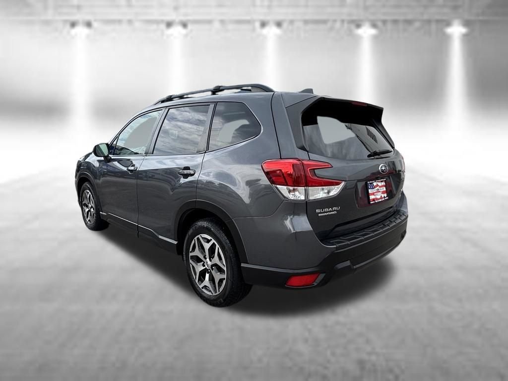 Used 2020 Subaru Forester Premium AWD/4WD image 7