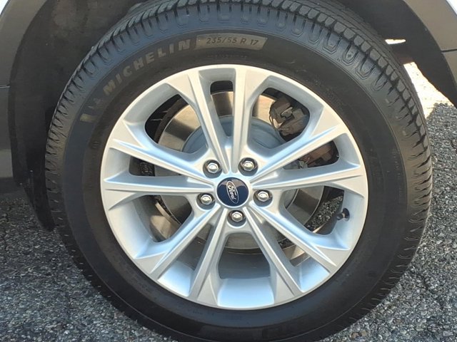 Certified 2019 Ford Escape SEL AWD/4WD image 15