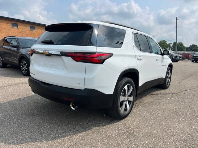 Used 2023 Chevrolet Traverse LT w/ LT Premium Package AWD/4WD image 4