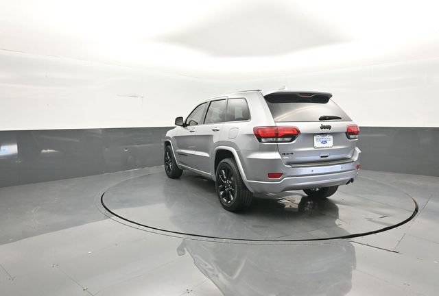 Used 2020 Jeep Grand Cherokee Altitude AWD/4WD image 5