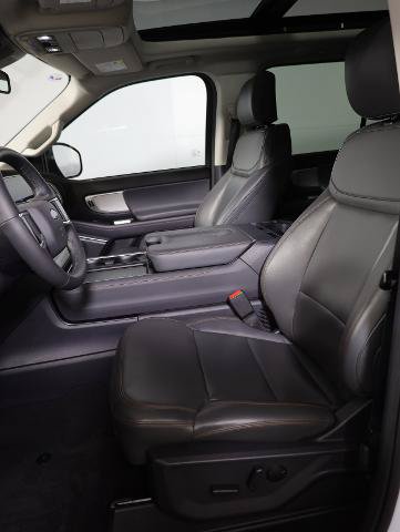 Certified 2025 Ford Expedition Active AWD/4WD image 8