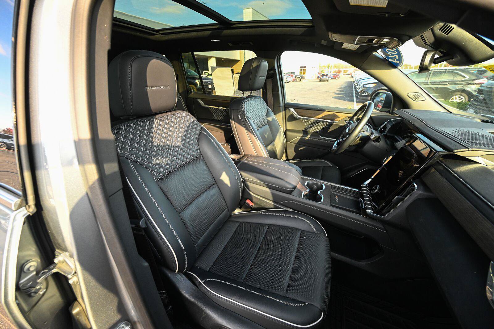 Used 2024 GMC Acadia Denali AWD/4WD image 52