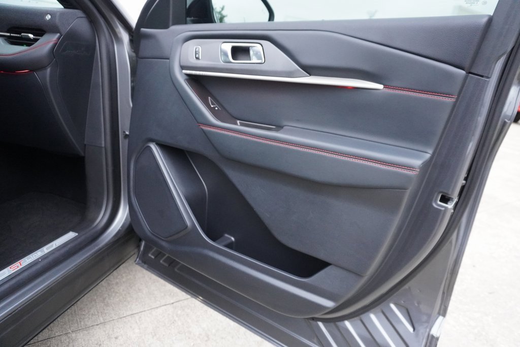 Certified 2025 Ford Explorer ST-Line w/ Premium Package image 28