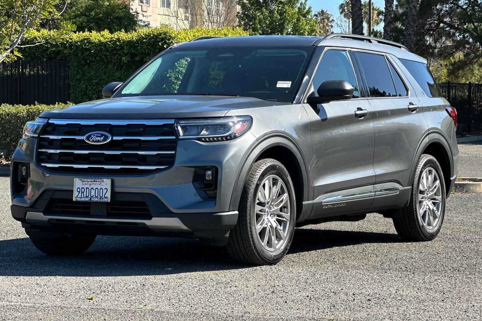 Certified 2025 Ford Explorer Active w/ Active Comfort Package AWD/4WD image 8