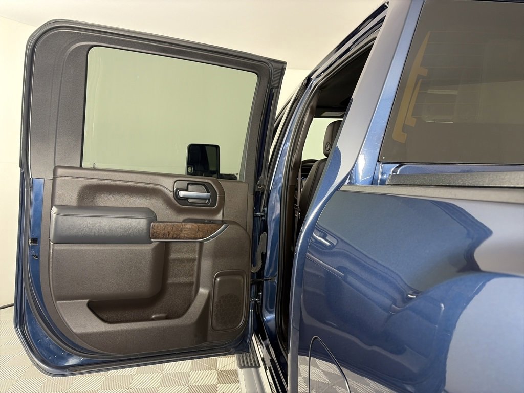 Used 2020 GMC Sierra 3500 Denali w/ Denali Ultimate Package image 12