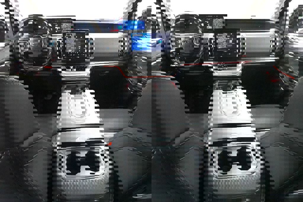 Certified 2025 Ford Expedition Platinum image 11