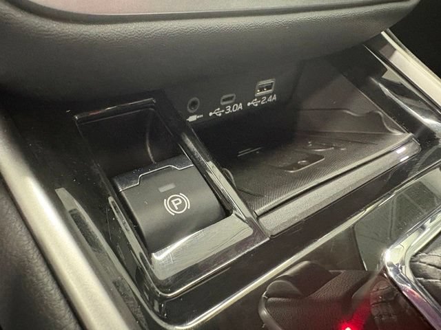 Used 2025 Subaru Outback Touring XT AWD/4WD image 9