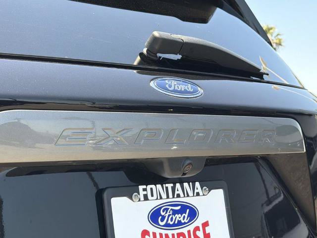 Certified 2023 Ford Explorer XLT w/ Equipment Group 202A RWD image 9
