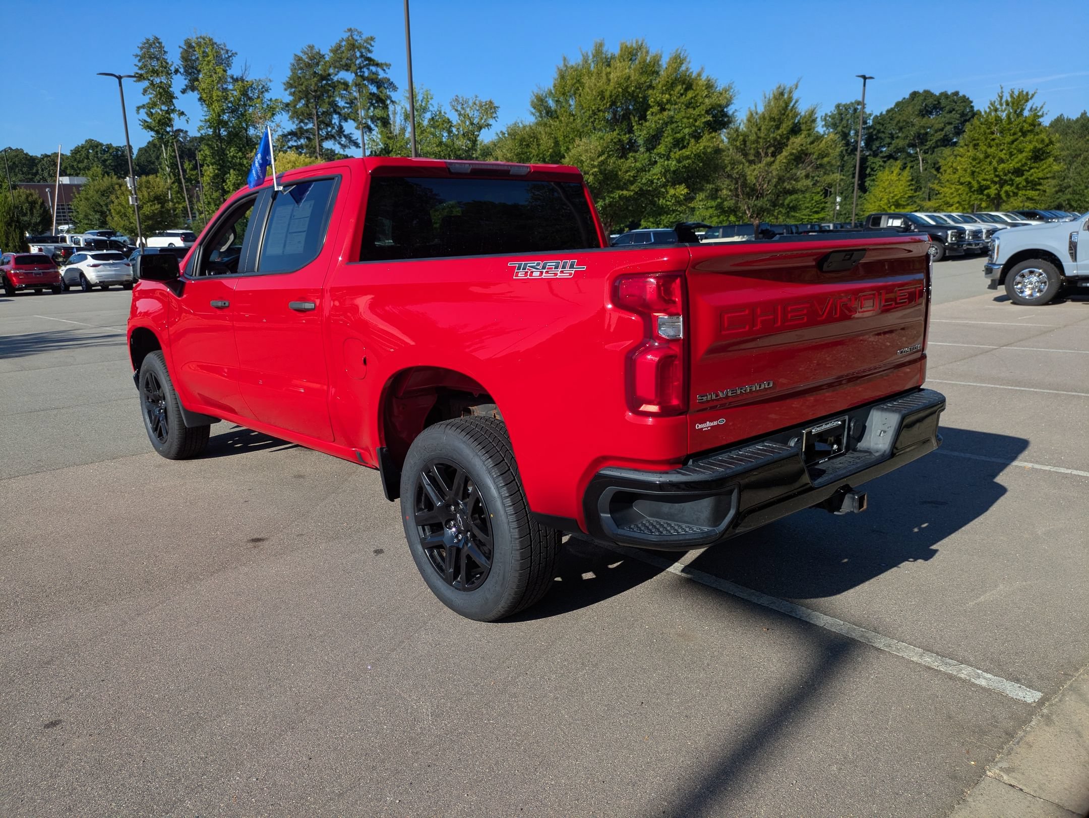 Used 2022 Chevrolet Silverado 1500 Custom Trail Boss w/ Safety Confidence Package AWD/4WD image 6