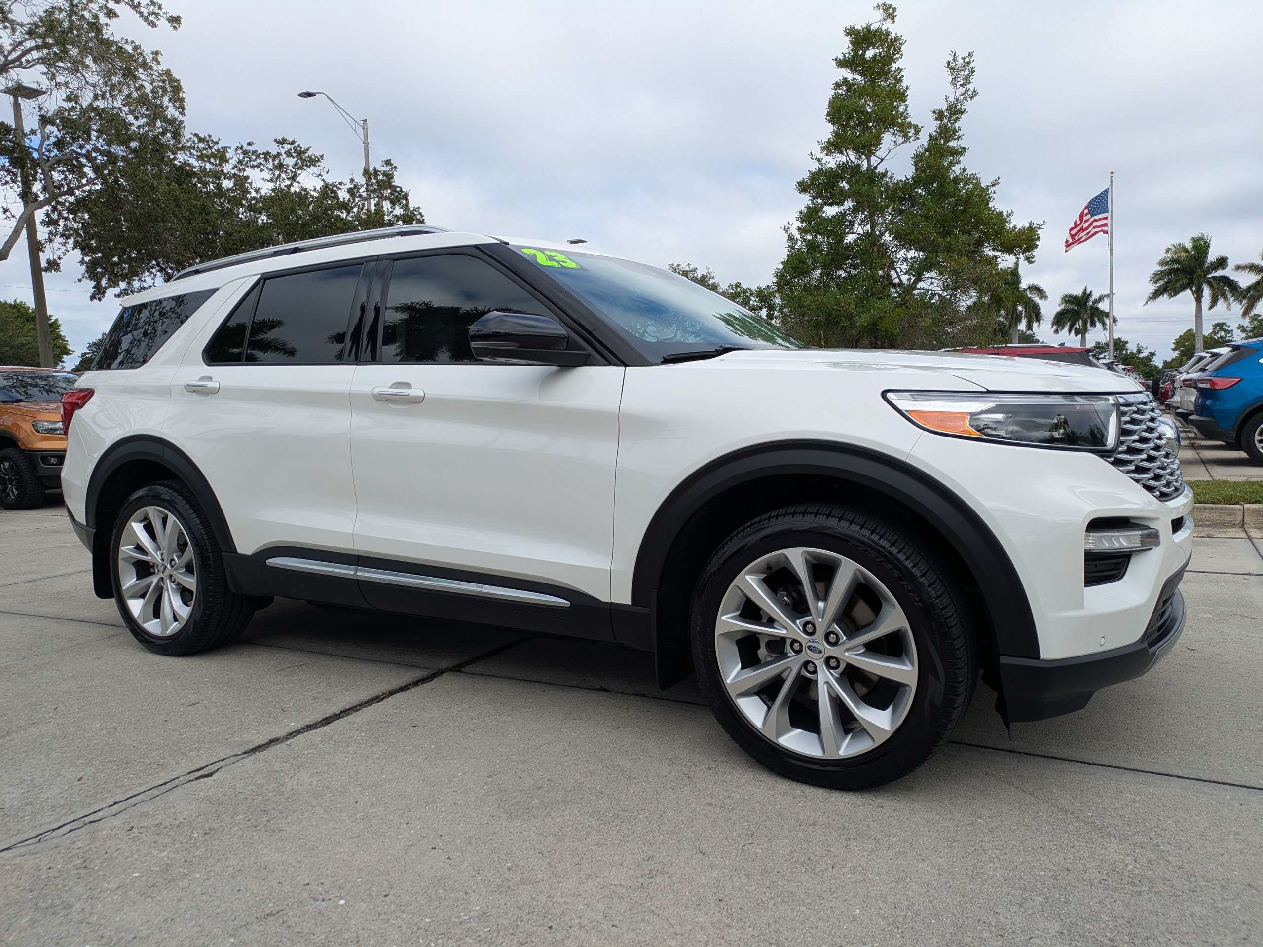 Certified 2023 Ford Explorer Platinum w/ Technology Package AWD/4WD image 2