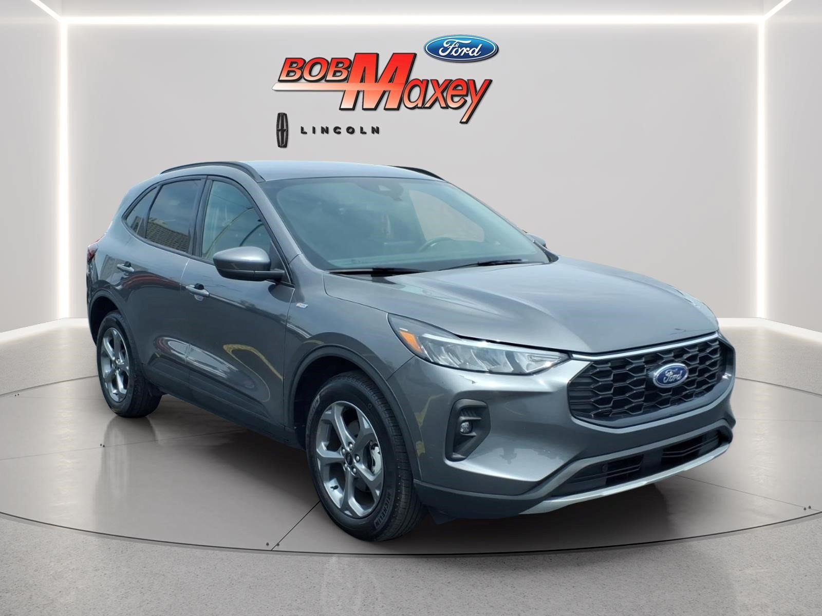 Certified 2025 Ford Escape ST-Line Select AWD/4WD image 3