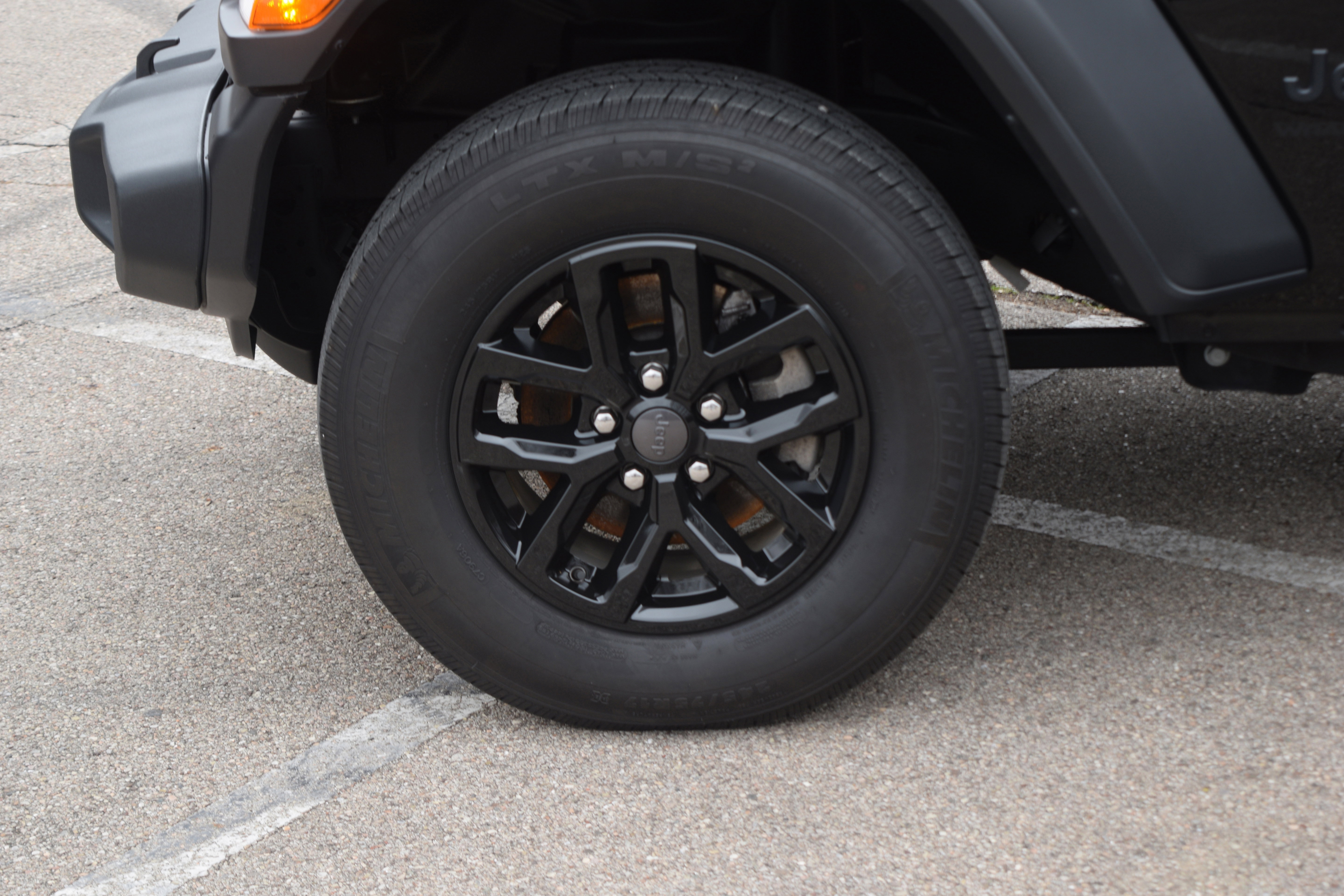 Used 2023 Jeep Wrangler Sport S image 25