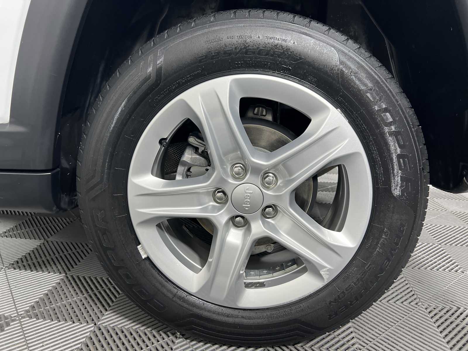 Used 2023 Jeep Compass Sport AWD/4WD image 22