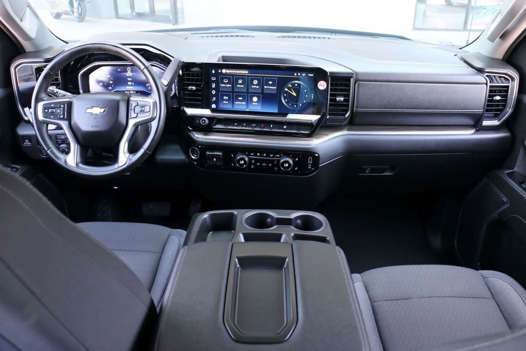 Used 2025 Chevrolet Silverado 1500 LT RWD image 25