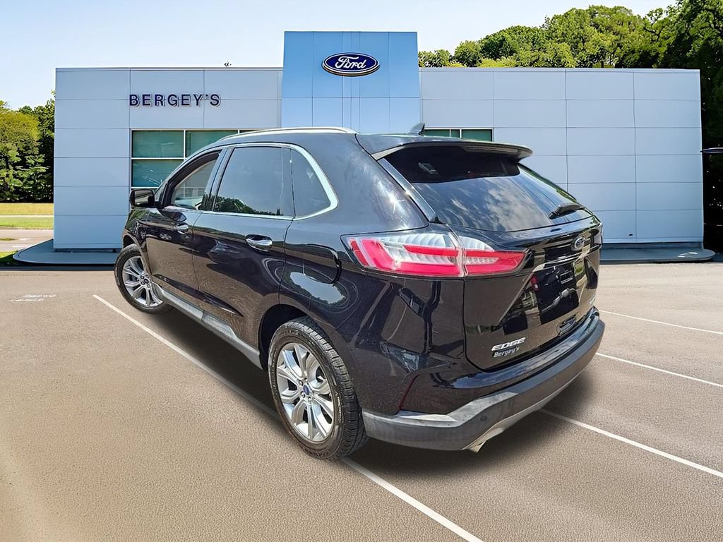Certified 2019 Ford Edge Titanium w/ Cold Weather Package AWD/4WD image 12