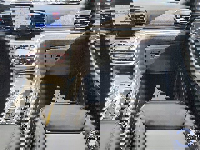 Certified 2022 Ford Explorer XLT w/ Equipment Group 202A image 10