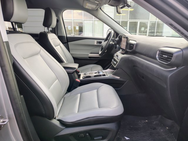 Certified 2021 Ford Explorer XLT w/ Equipment Group 202A AWD/4WD image 14