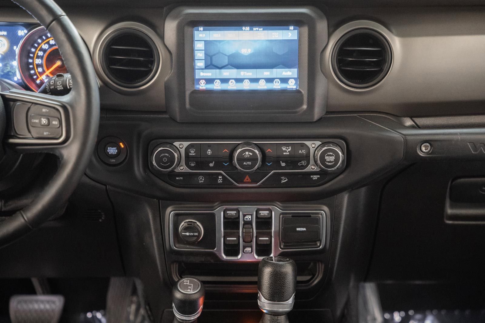 Used 2018 Jeep Wrangler Unlimited Sport S AWD/4WD image 25