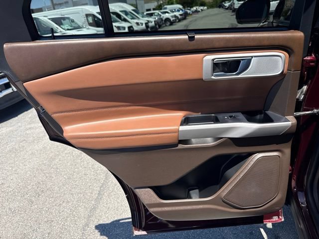 Certified 2022 Ford Explorer King Ranch w/ Class IV Trailer Tow Package AWD/4WD image 13
