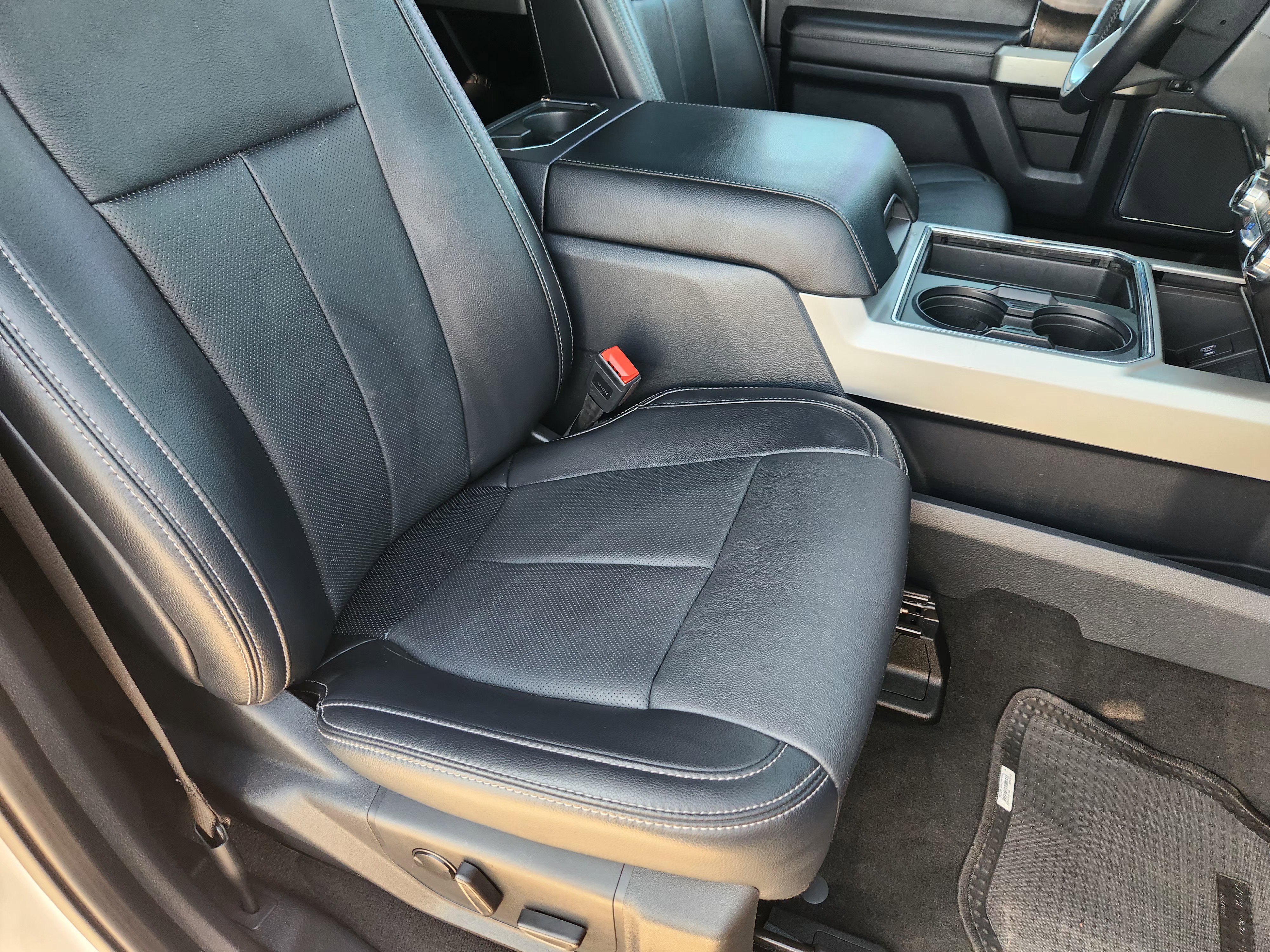 Certified 2022 Ford F250 Lariat w/ Lariat Ultimate Package AWD/4WD image 14