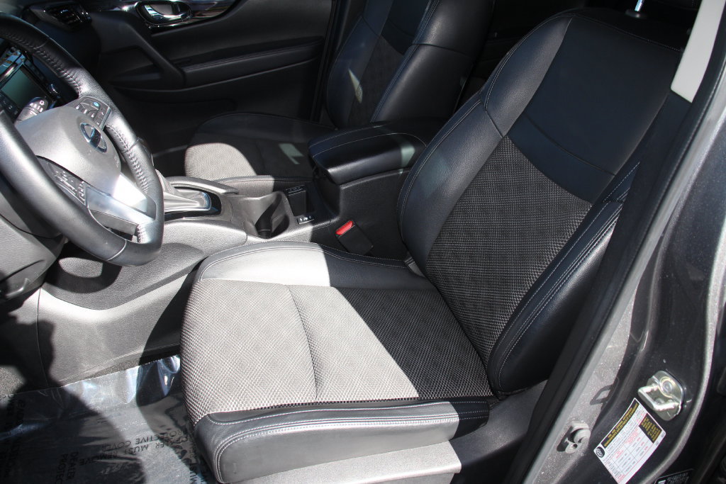 Used 2022 Nissan Rogue Sport SV w/ Technology Package AWD/4WD image 23