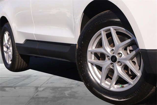 Certified 2024 Ford Edge SEL image 6