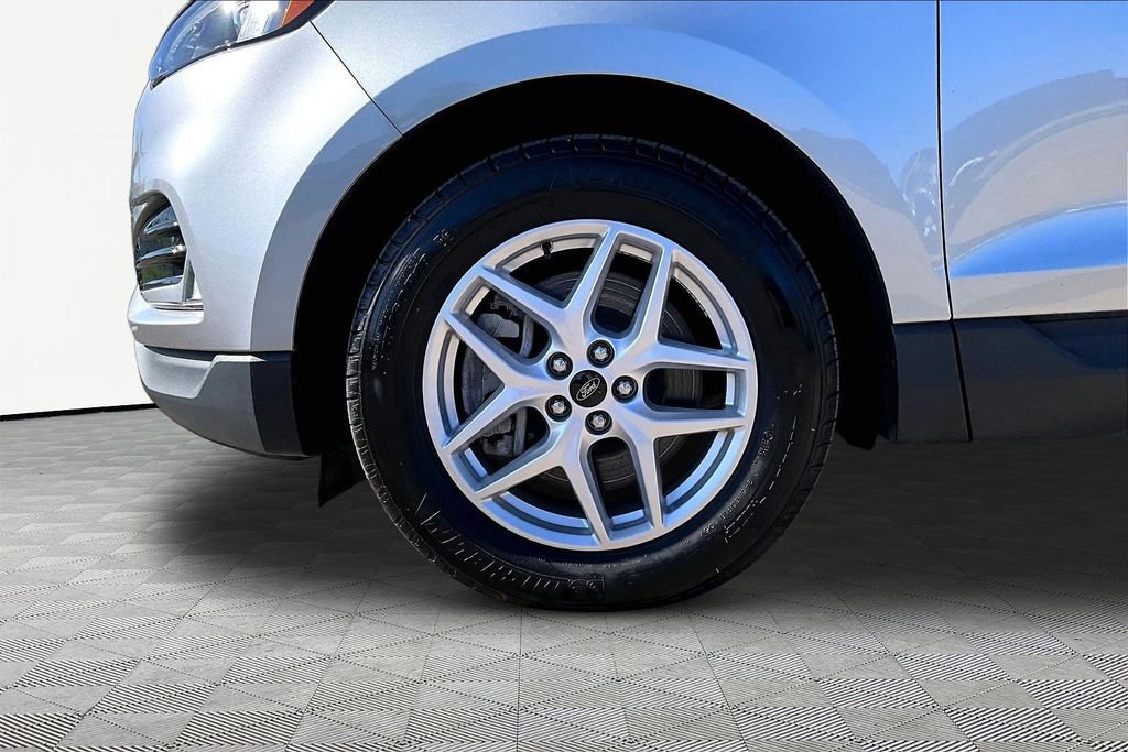 Certified 2024 Ford Edge SEL w/ Convenience Package AWD/4WD image 11