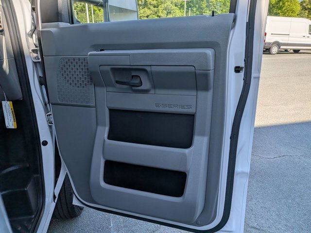 Certified 2024 Ford E-450 and Econoline 450 Super Duty w/ Power Windows & Locks Group RWD image 24
