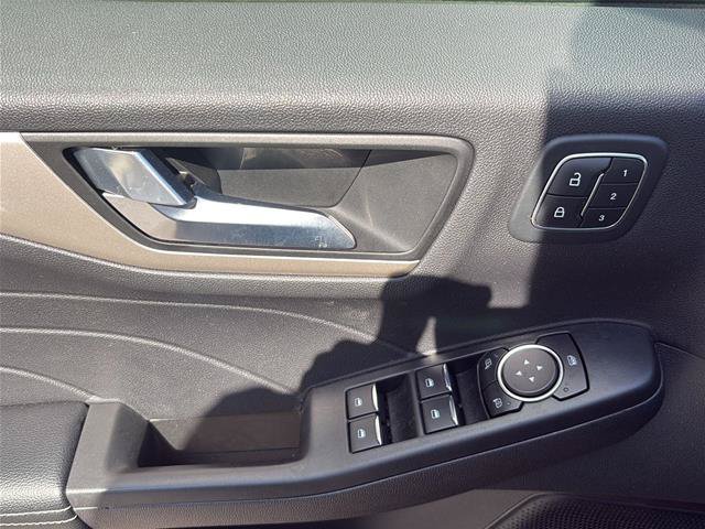 Certified 2022 Ford Escape SEL w/ Technology Package AWD/4WD image 15
