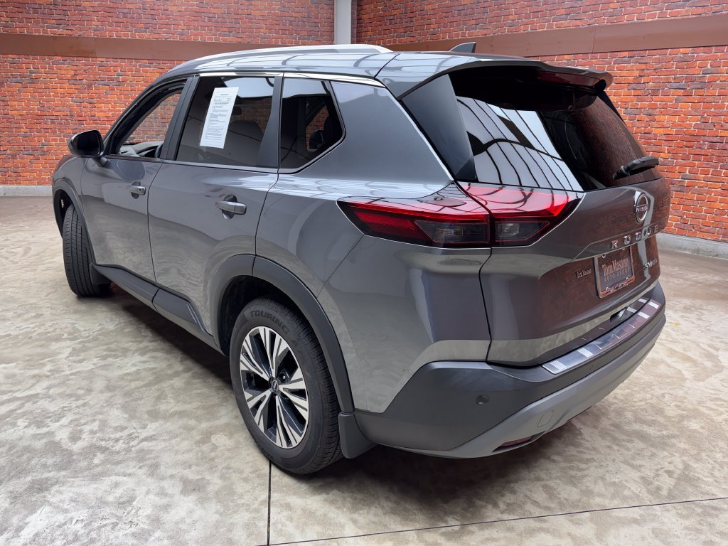 Used 2023 Nissan Rogue SV w/ SV Premium B Package AWD/4WD image 2