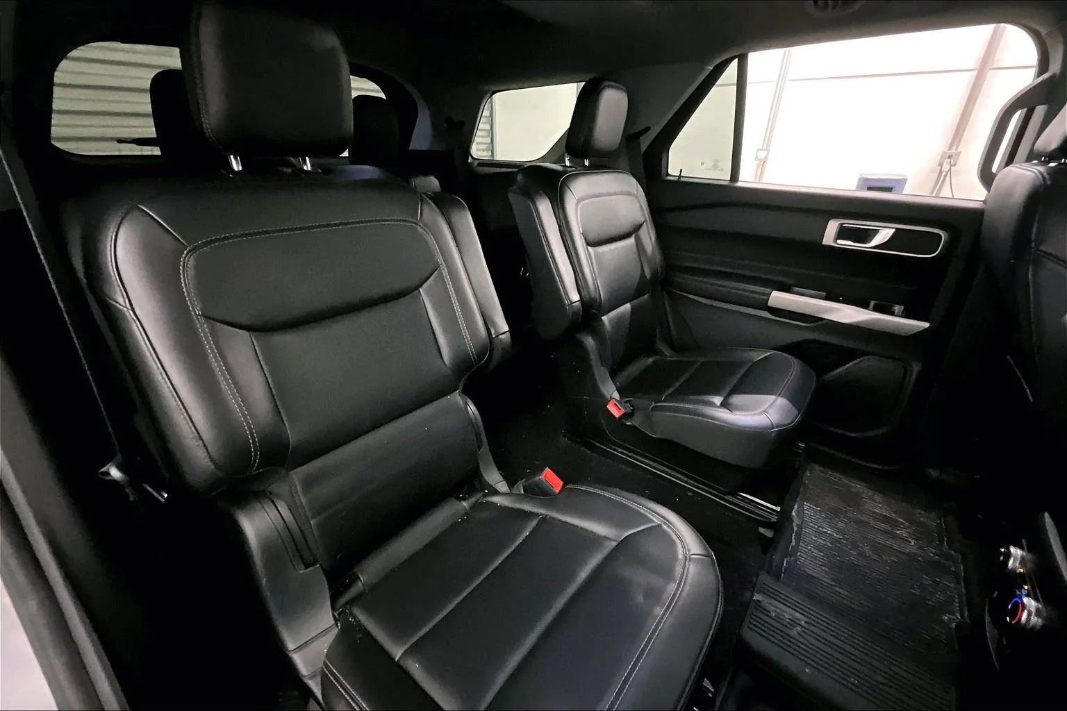 Certified 2022 Ford Explorer XLT w/ Equipment Group 202A image 26