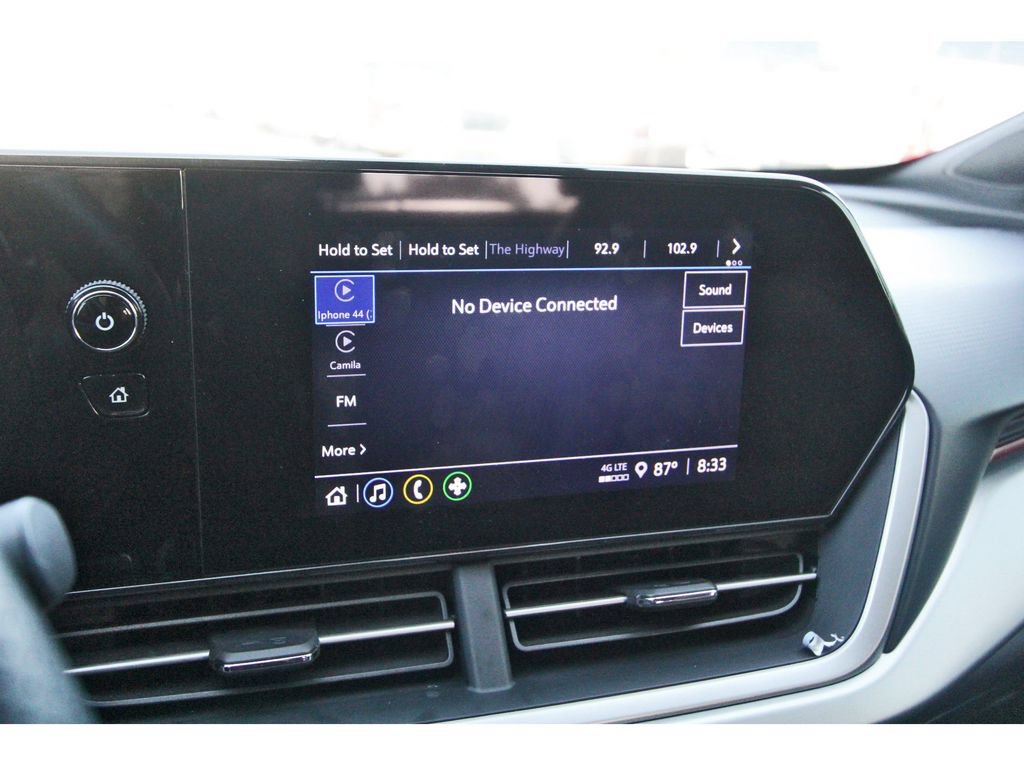 Used 2024 Chevrolet Trax RS w/ Sunroof Package FWD image 22